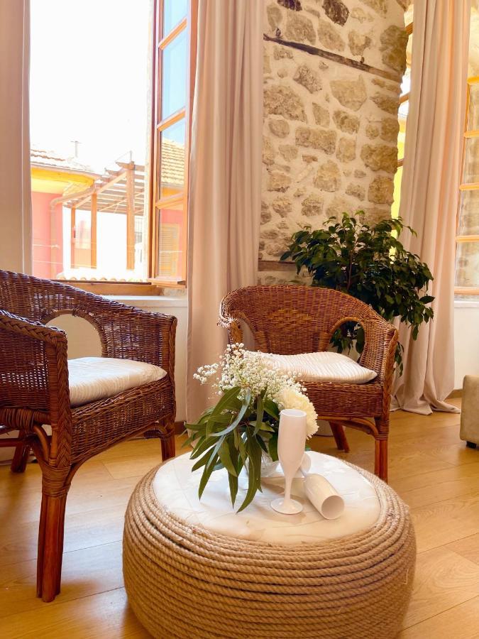 Bohemian Boutique Suites Vlorë Buitenkant foto