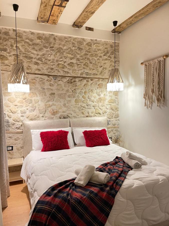 Bohemian Boutique Suites Vlorë Buitenkant foto